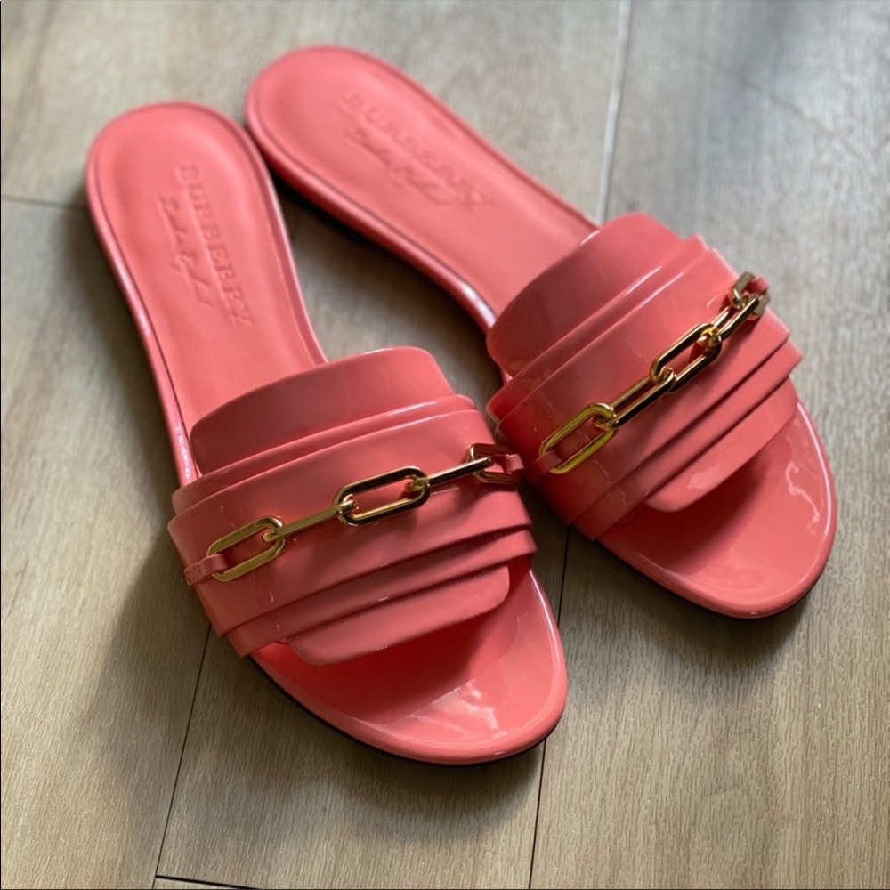 NIB Burberry Patent Pink Coleford Slide Sandals